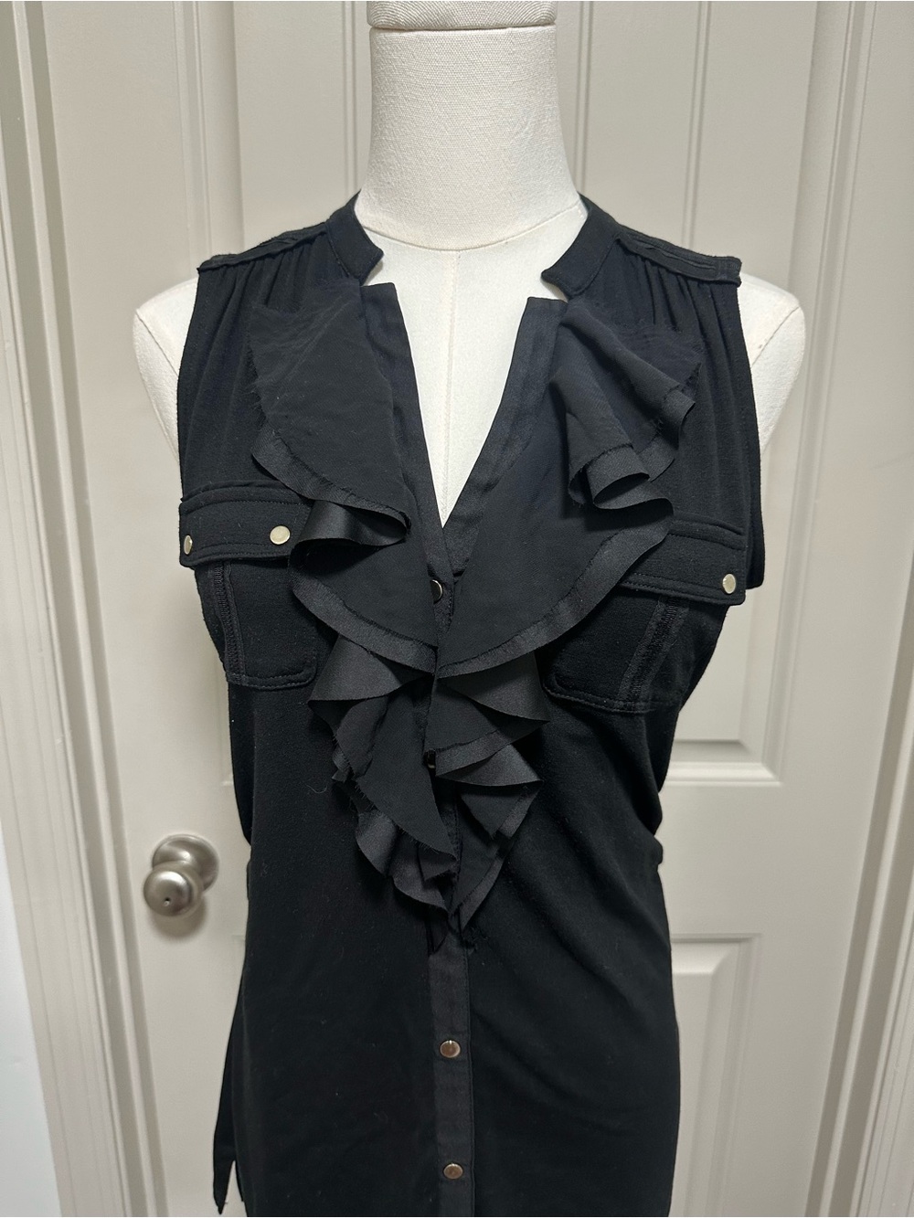 White House Black Market Black Sleeveless Top - Picture 2 of 5